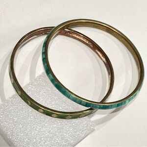 VINTAGE Bangle bracelets (2) Ocean Colors Blue Aqua Green Turquoise Brass Inlay